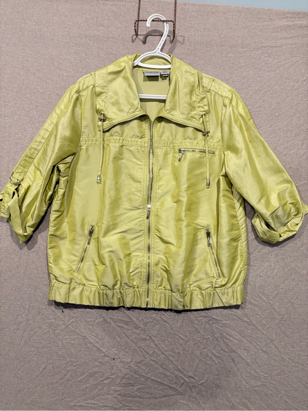 NWOT Size 2 Chico's Lime/Yellow Lightweight Jacket.Great condition.Subtle sheen